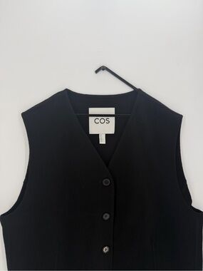 Cos Double Faced Wool Knitted Waistcoat In Black